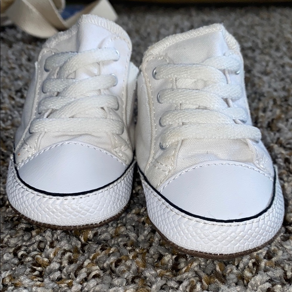 Unisex white converse